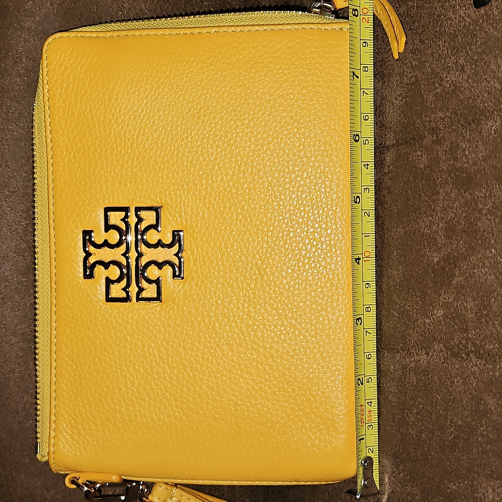 Tory Burch Large Britten Zip Around NWOT - Picture 9 of 11